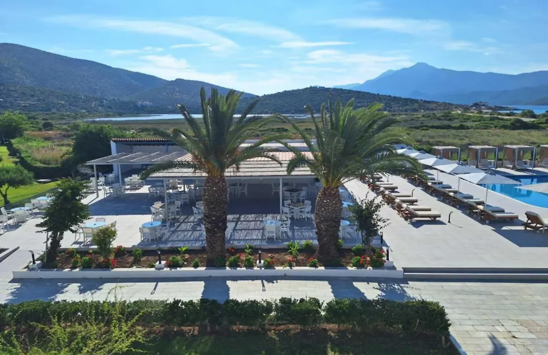Sirenes Beach Resort-1
